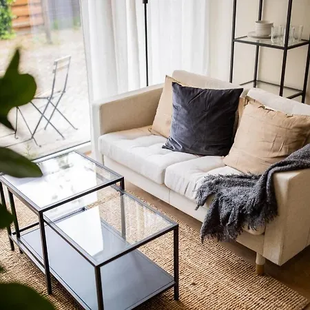 Delightful 2 Bedroom Serviced 54m2 -mst40d-