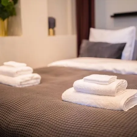 Delightful 2 Bedroom Serviced 54m2 -mst40d- * Rotterdam