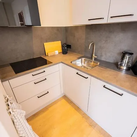 Delightful 2 Bedroom Serviced 54m2 -mst40d- Casa de Férias *