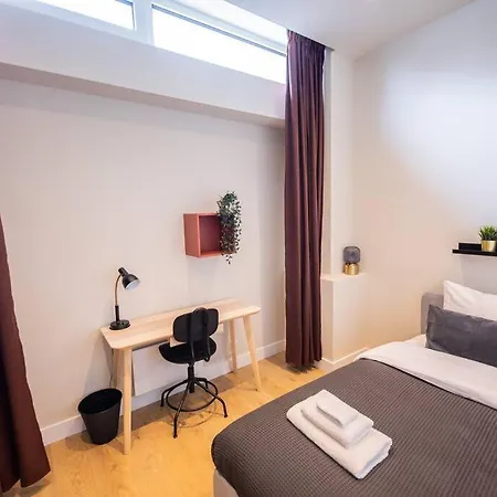 Delightful 2 Bedroom Serviced 54m2 -mst40d- Casa de Férias