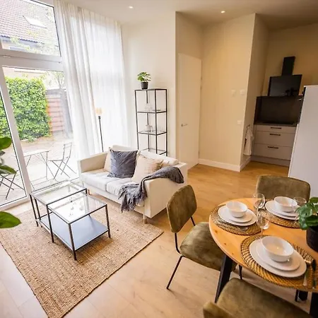 Delightful 2 Bedroom Serviced 54m2 -mst40d-