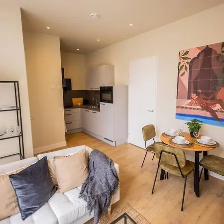 Delightful 2 Bedroom Serviced 54m2 -mst40d- Holiday home Rotterdam